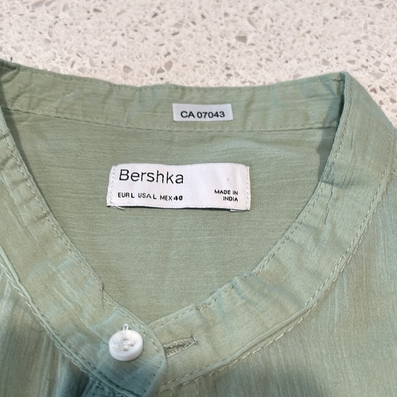 Men’s collar less 1/2 button down shirt - Picture 3 of 10